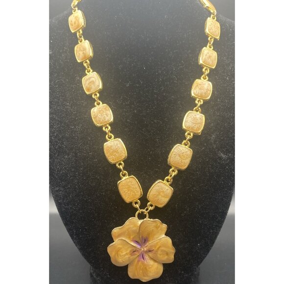 Creamy Champagne Enamel Necklace Vtg Flower Pendant Panel Link Gold 15.5" Choker - Picture 2 of 8